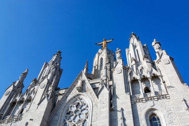 İspanya, Barselona 'daki Tibidabo Dağı' nda İsa 'nın Kutsal Kalbi Tapınağı..