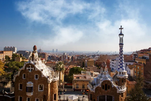 バルセロナ市内からの眺めパーク グエル — ストック写真