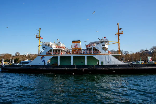 伊斯坦布尔的轮渡博斯普鲁斯海峡运输 — 图库照片