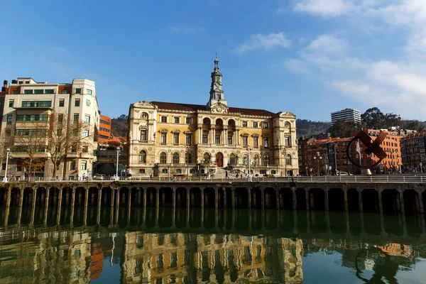 Stadhuis Van Bilbao Het Uitzicht Vanaf Rivier Nervion — Stockfoto