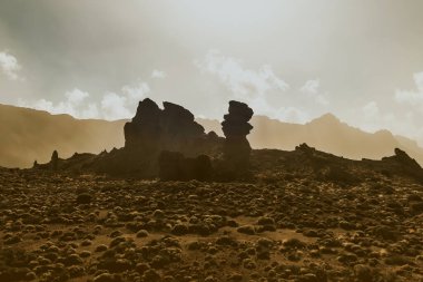 Rocky Çölü, dünya dışı manzara manzarası. Teide Ulusal Parkı 'nda Roque Cinchado, Tenerife, Kanarya Adaları, İspanya