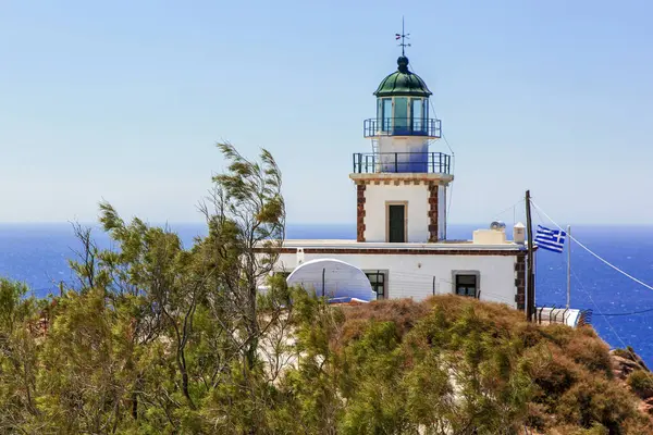 Deniz kıyısındaki eski deniz feneri