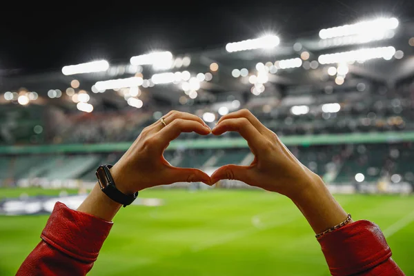 Imádja Ezt Csapatot Szív Alakú Kedvenc Labdarúgó Klub Mérkőzés Közben — Stock Fotó