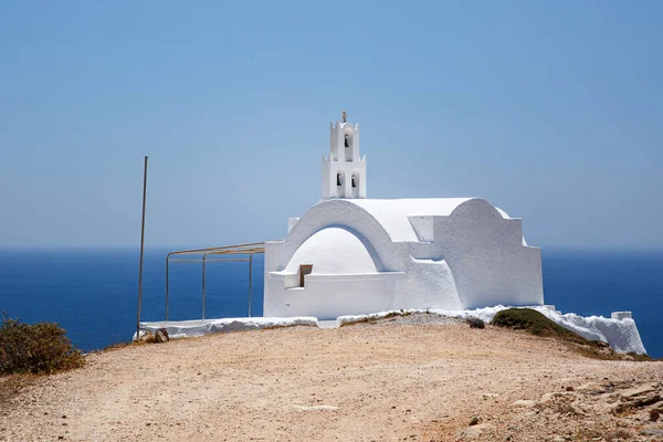 Iglesia Tradicional Griega Blanca Orilla Del Mar —  Fotos de Stock