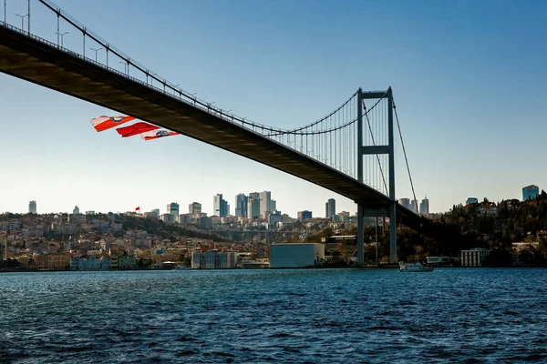 Vista Inferior Desde Barco Del Puente Del Bósforo Estambul Turquía — Foto de Stock