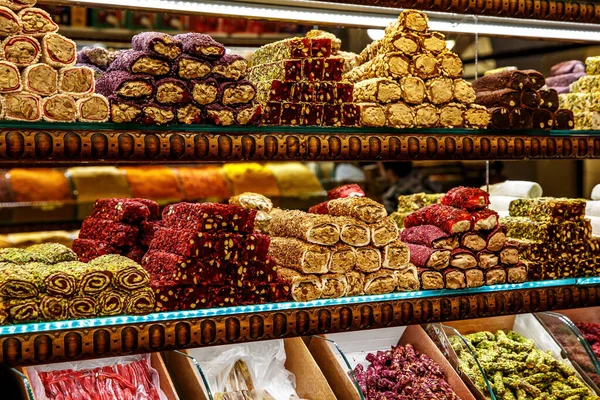 Geleneksel Türk börekleri, Doğu tatlıları lukum, lokum, nugat