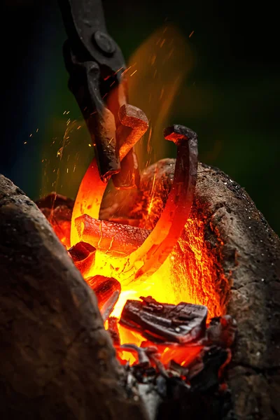 Διαδικασία Παραγωγής Πέταλου Πέταλο Στις Φλόγες — Φωτογραφία Αρχείου