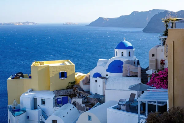 Geleneksel Yunan Beyaz Binalarıyla Santorini Mimarisi — Stok fotoğraf