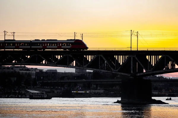 Traffic Railway Bridge River Train Sunset — Stock Photo, Image