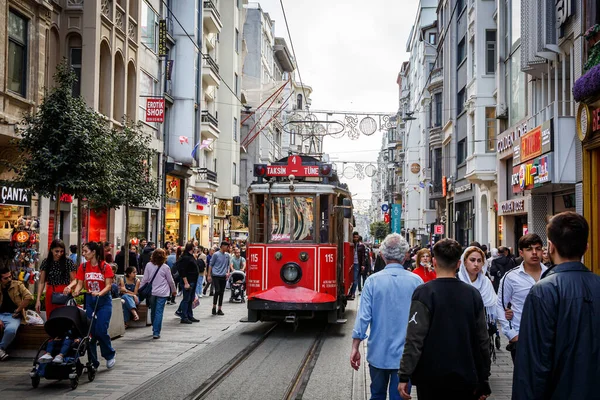 Istanbul Turkey April 2022 Old Fashioned Red Tram Istiklal Street — Stockfoto