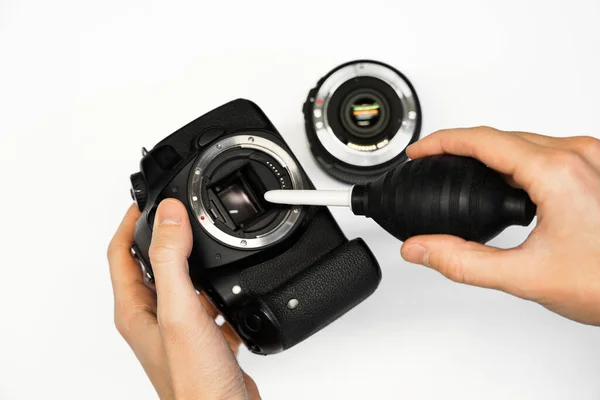 Man Cleans Matrix Reflex Camera Air Pear Close — Stock Photo, Image