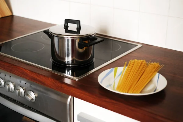 Spaghetti Pot Induction Hob Home Italian Cuisine — Foto de Stock