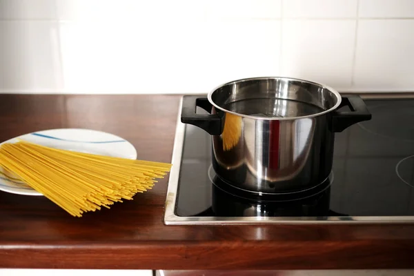 Spaghetti Pot Induction Hob Home Italian Cuisine — Fotografia de Stock