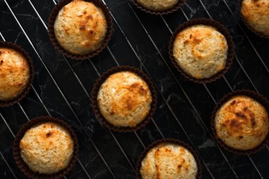  Vanilyalı kek üstü yakın plan. Çay için tatlı ve hamur işleri