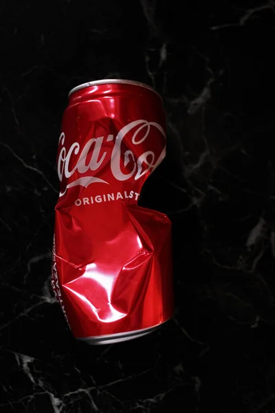 Problem Recycling Metal Cans Coca Cola Soda Ukraine August 2022 — Fotografia de Stock