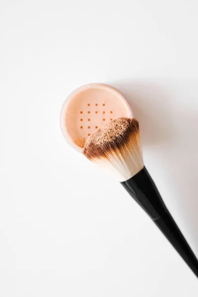 Brush Mineral Loose Powder White Background Top View — 图库照片