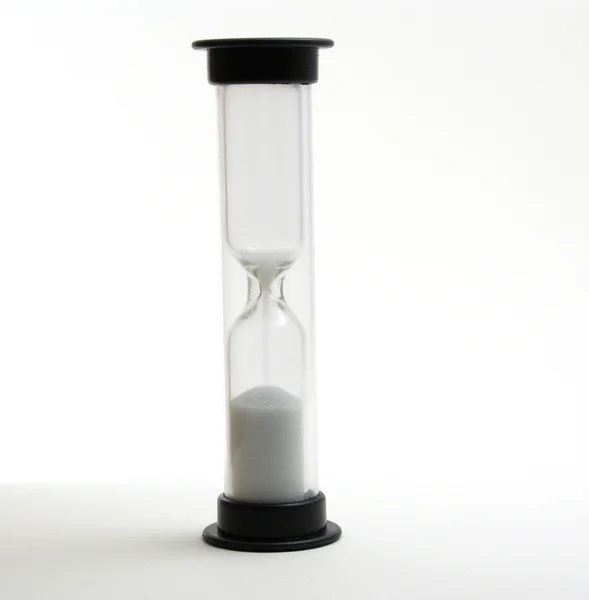 時間を使い果たしている小さい砂時計 — ストック写真