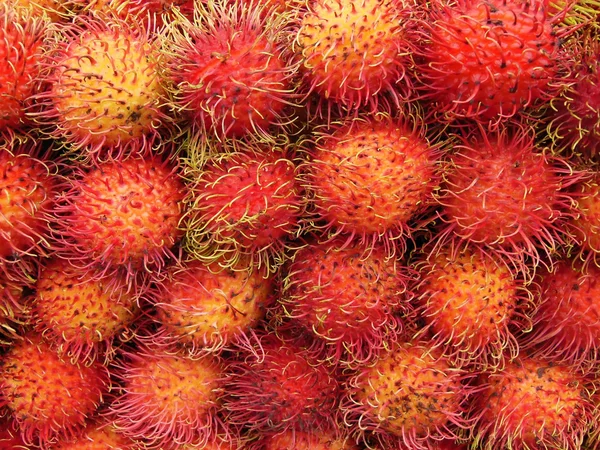 Рамбутан фрукти — стокове фото