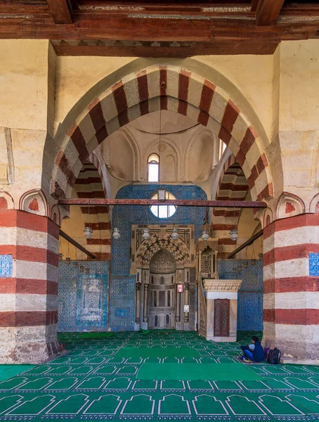 미 흐 랩, 대리석민 바, 푸른 이즈니크 세라믹 타일,아 아치, 맘루크 시대에 있는 이집트 카이로의 아크썬 커 - 블루 모스크의 이슬람 사원 — 스톡 사진