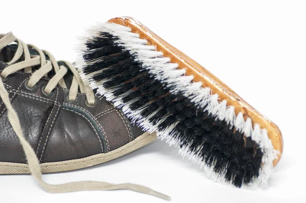 Ayakkabı fırçası