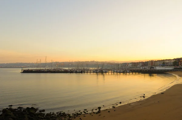 Sahilde gün doğumu