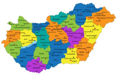 Renkli Macaristan siyasi haritası açık bir şekilde etiketlenmiş, ayrılmış katmanlarla. Vektör illüstrasyonu.