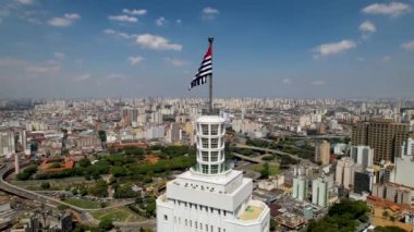 Altino Arantes binası, Sao Paulo, Brezilya. Eyalet bayraklı Santander Fener Müzesi. Altino Arantes binası, Sao Paulo, Brezilya. Eyalet bayraklı Santander Fener Müzesi. Altino Arantes binası. Eyalet bayrağıyla Santander Deniz Feneri Müzesi.