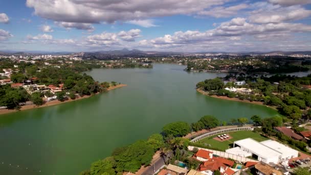 Stadtbild Von Pampulha See Und Sao Francisco Assis Kirche Belo — Stockvideo