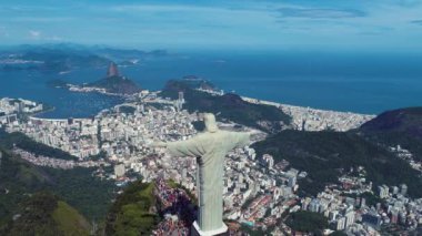 Rio de Janeiro Brezilya 'nın havadan manzarası. Tropik plaj manzarası. Sahil şehrinin kartpostalı. Seyahat yerleri.