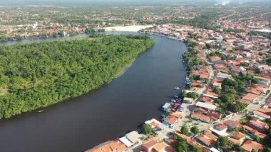 Kum tepeleri dağları ve yağmur suyu gölleri kuzeydoğu Brezilya cennetinde. Dünya seyahati yerleri. Tropik bir manzara. Lencois Maranhens Maranhao Brezilya.