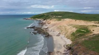 Jericoacoara Ceara Brezilya. Kum tepeleri dağları ve yağmur suyu gölleri kuzeydoğu Brezilya cennetinde. Dünya seyahati yerleri. Tropikal manzara.