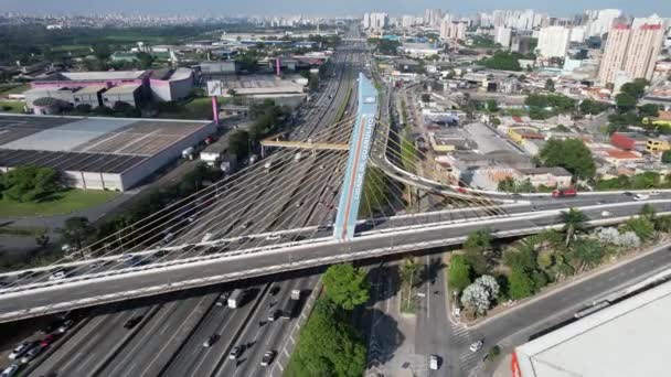 Downtown Guarulhos Καλώδιο Γέφυρα Ορόσημο Στην Εθνική Οδό Dutra Εναέρια — Αρχείο Βίντεο