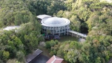 Curitiba Brezilya 'nın havadan manzarası. Brezilya 'nın başkenti Parana' daki eğlence parkı. Seyahat yerleri.