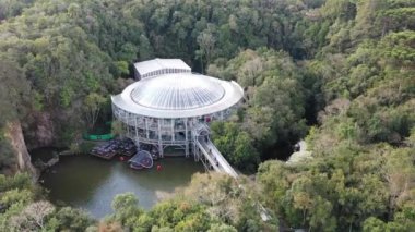 Curitiba Brezilya 'nın havadan manzarası. Brezilya 'nın başkenti Parana' daki eğlence parkı. Seyahat yerleri.