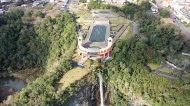 Curitiba Brezilya şehir merkezinin panorama hava görüntüsü. Ülkenin güney bölgesi. Şehrin turizm simgesi