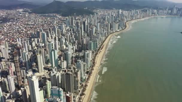 Brezilya Nın Santa Catarina Eyaletindeki Balnear Camboriu Sahil Kentinde Deniz — Stok video