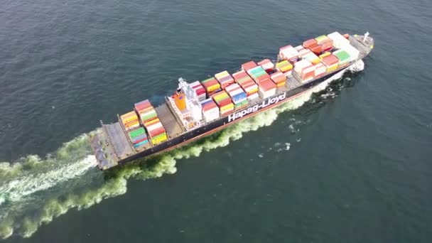 Luftaufnahme Eines Frachtschiffes Hafen Containerschiff Rio Janeiro Brasilien Frachtschiff Seeverkehr — Stockvideo