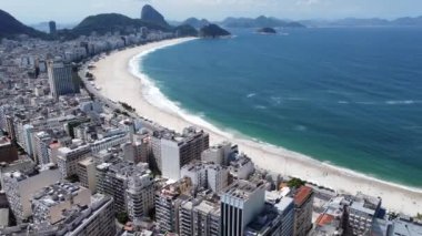 Rio de Janeiro Brezilya 'da yaz seyahatinin havadan manzarası. Coast City 'nin simgesi. Tropik seyahat. Yaz manzarası.