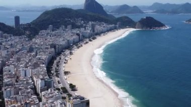 Rio de Janeiro Brezilya 'nın havadan manzarası. Tropik plaj manzarası. Sahil şehrinin kartpostalı. Seyahat yerleri.