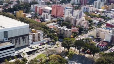Curitiba Brezilya şehir merkezinin panorama hava görüntüsü. Ülkenin güney bölgesi. Şehrin turizm simgesi
