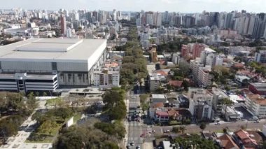 Curitiba Brezilya şehir merkezinin panorama hava görüntüsü. Ülkenin güney bölgesi. Şehrin turizm simgesi