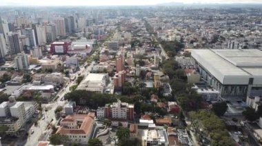 Curitiba Brezilya şehir merkezinin panorama hava görüntüsü. Ülkenin güney bölgesi. Şehrin turizm simgesi