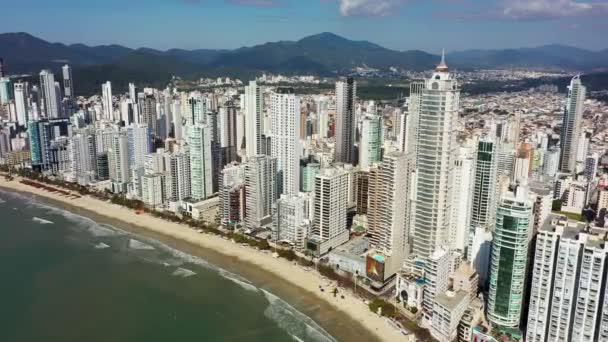 Морской Пейзаж Прибрежного Города Бальнеарио Камбориу Штате Санта Катарина Бразилии — стоковое видео
