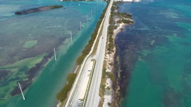 キーウエスト 7マイルブリッジフロリダキー米国 キーウェストフロリダキー近くの橋や島の空中ビュー 高速道路の旅 高速道路だ 海岸道路 — ストック動画