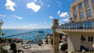 Kuzeydoğu Brezilya. Salvador 'un merkezindeki ünlü turizm merkezi Bahia' da renkli doğa manzarası.