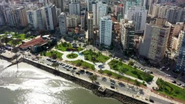 Sao Vicente Sao Paulo Brezilya sahil şehrinin hava manzarası. Sao Paulo 'nun Güney Sahili' nin havadan manzarası. Tropik seyahat. Sahil Manzarası. Sahil Sahnesi.
