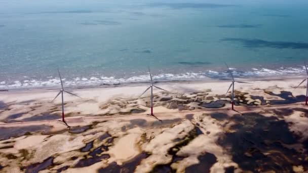 Turbinas Eólicas Lencois Maranhenses Maranhao Paisagem Turbinas Eólicas Praia Referência — Vídeo de Stock