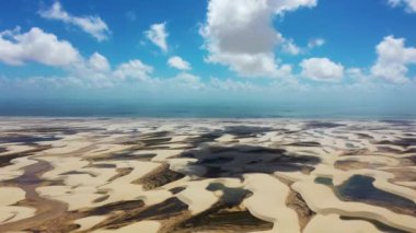 Lencois Maranhenses Maranhao Brezilya. Tatil gezisi için tropik bir manzara. Kuzeydoğu Brezilya. Uluslararası seyahat yerleri.