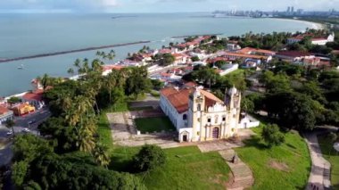 Recife Eyaleti yakınlarındaki Olinda sahil şehrinin havadan görüntüsü. Brezilya Kuzeydoğusu. Tropik bir manzara. Seyahat hedefi.