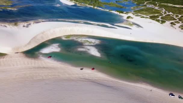 Вид Воздуха Бразильские Озёра Песчаные Дюны Jericoacoara Ceara Международные Направления — стоковое видео